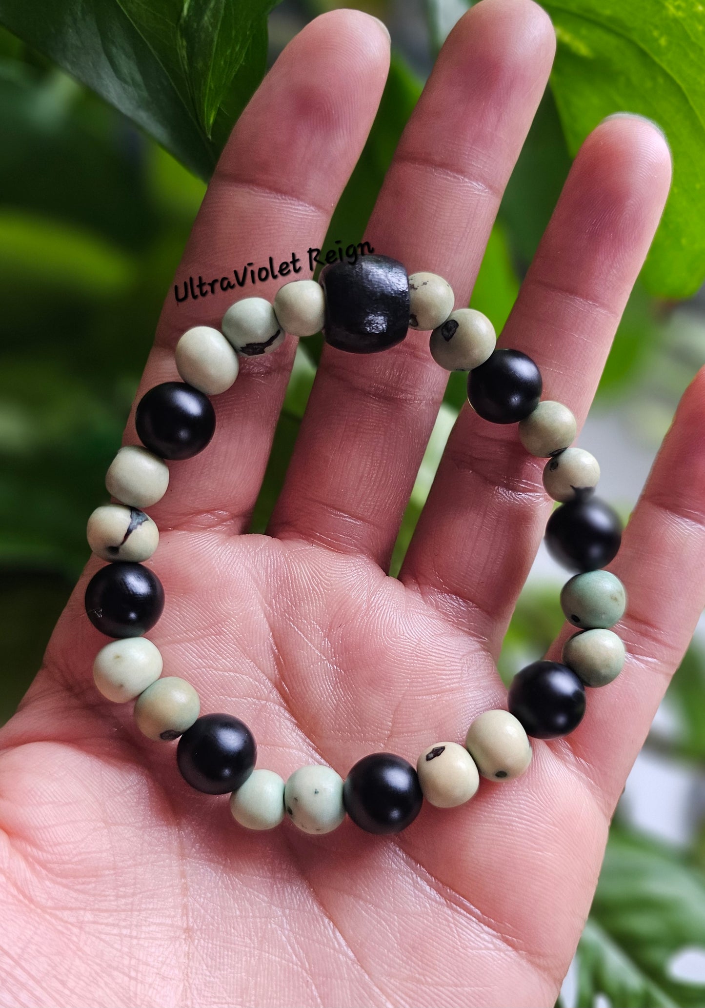 Black Onyx & Acai Nut Bracelet