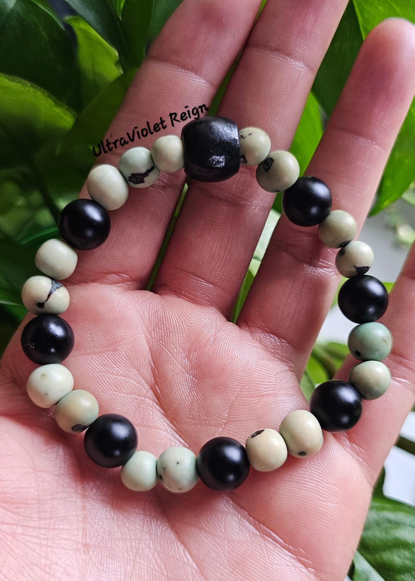 Black Onyx & Acai Nut Bracelet