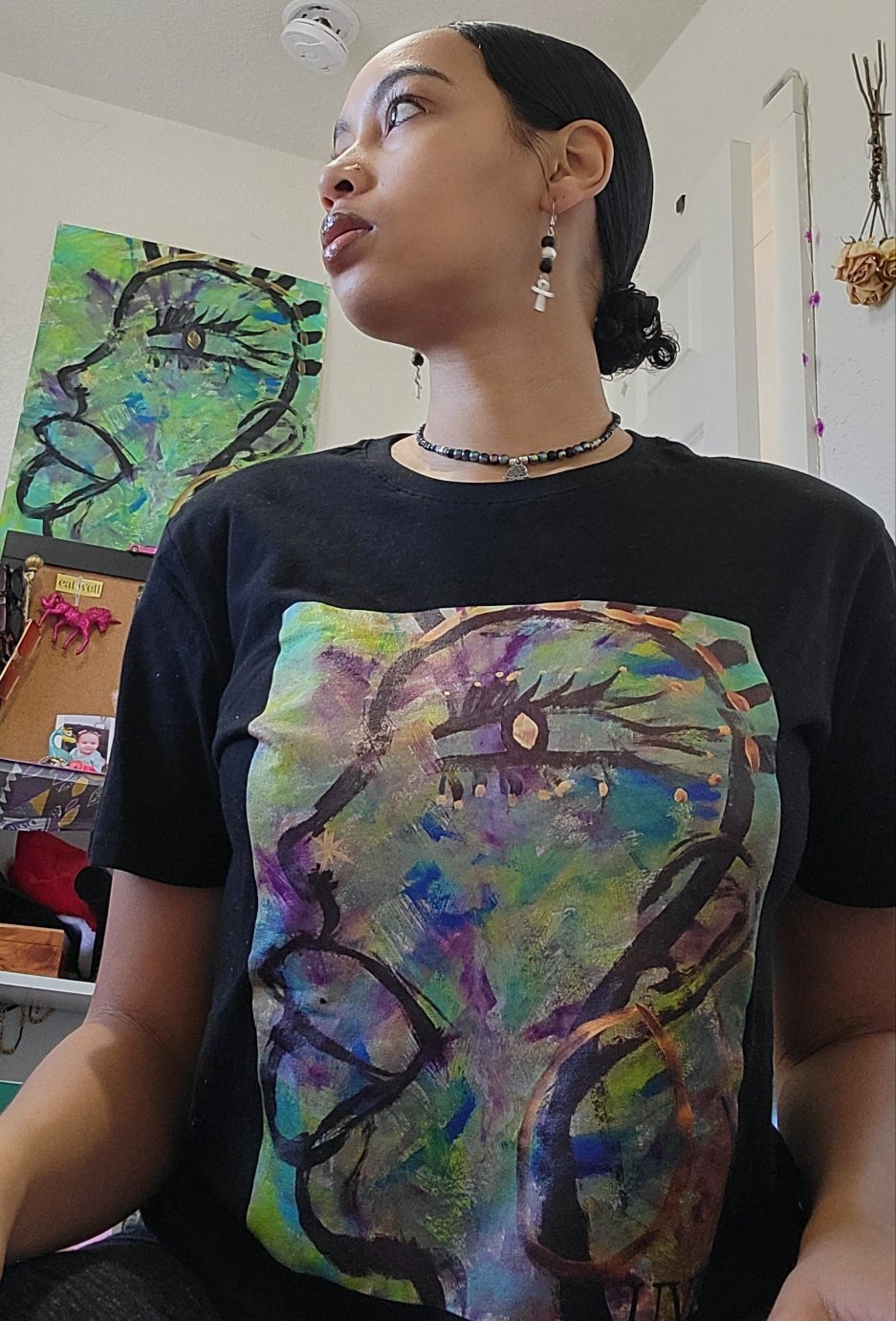 Mama sees all mens T-shirt